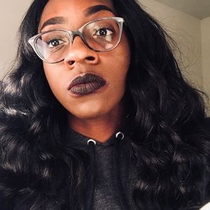 Meet your Posher, Amelia